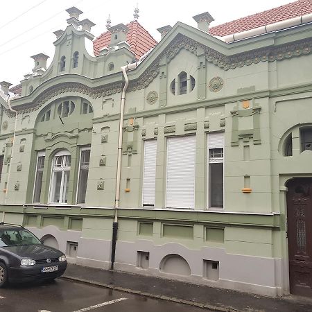 Apartament In Vila Secession Oradea Exterior foto