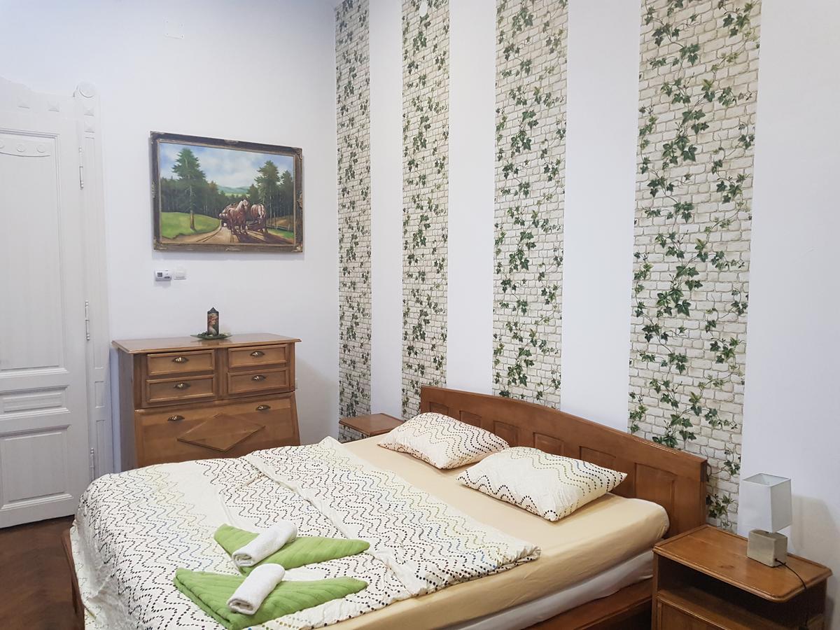 Apartament In Vila Secession Oradea Exterior foto